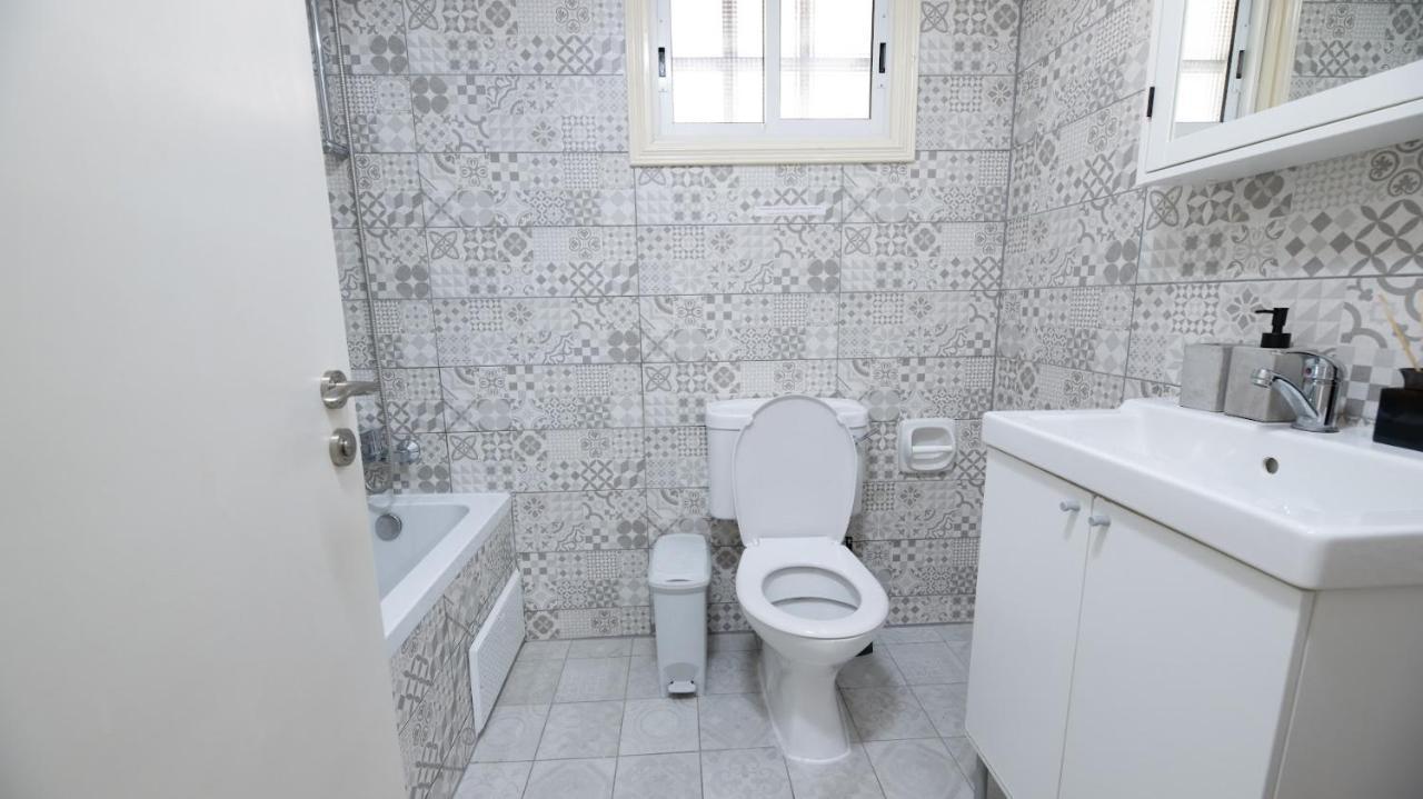 Beautiful Apartment In Harbour Paphos, Central & Close To Beach エクステリア 写真